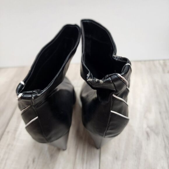 Beau & Ashe Tisha Black Bootie with White Piping Woman's Size 8 - Picture 3 of 9
